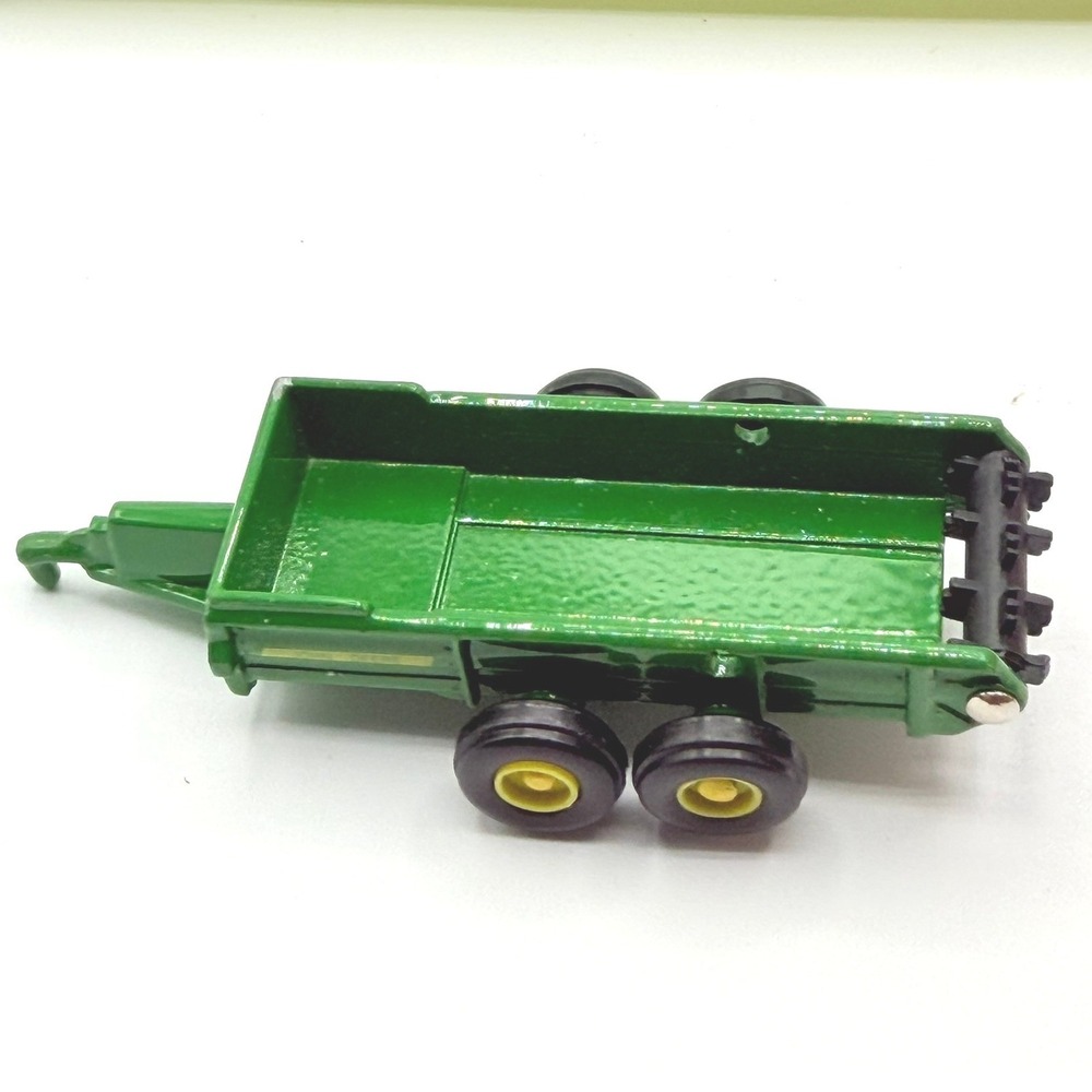 Ertl John Deere Manure Spreader Toy 1/64 Green Yellow Diecast 574-8511 Good